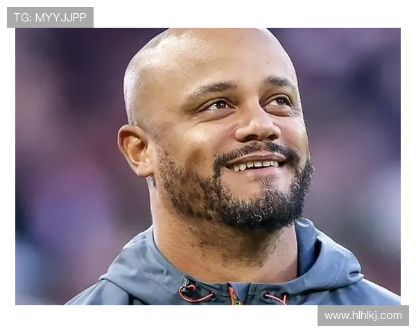 孔帕尼邀家属共聚训练场增凝聚力